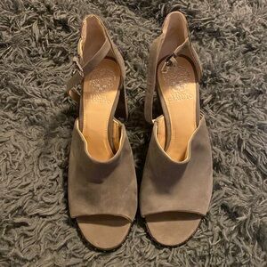 8.5 M Vince Camuto brand new never worn gray heels